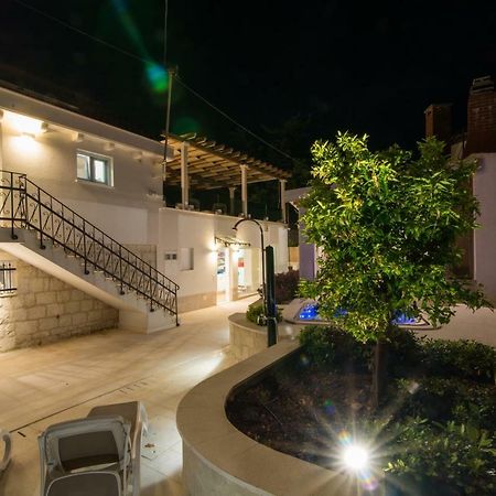 Villa Hurem โตรกีร์ ภายนอก รูปภาพ