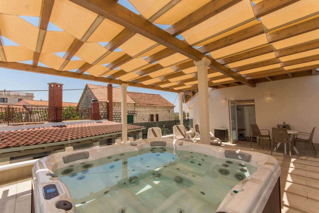 Villa Hurem โตรกีร์ ภายนอก รูปภาพ