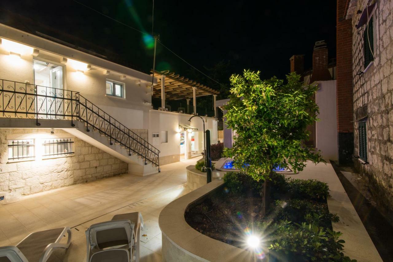 Villa Hurem โตรกีร์ ภายนอก รูปภาพ
