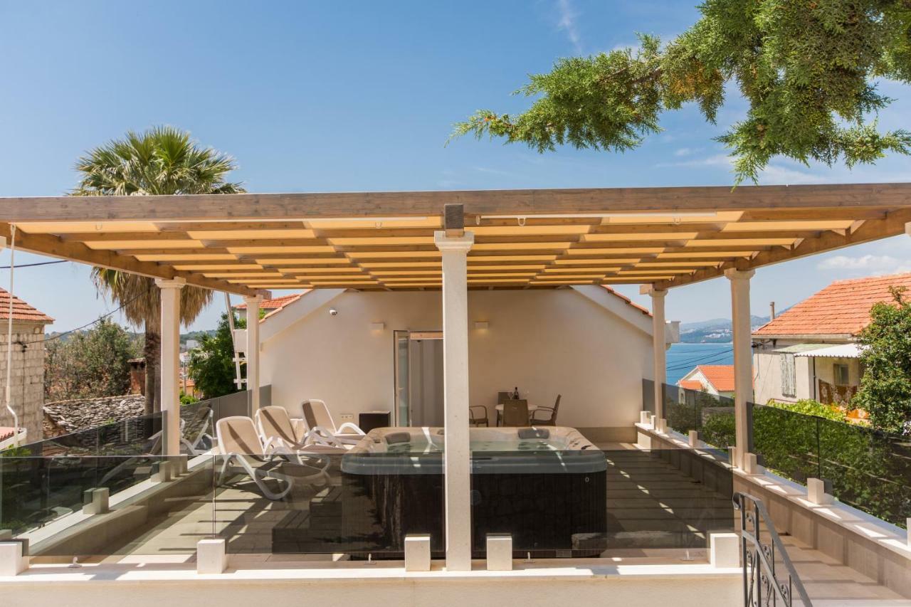Villa Hurem โตรกีร์ ภายนอก รูปภาพ